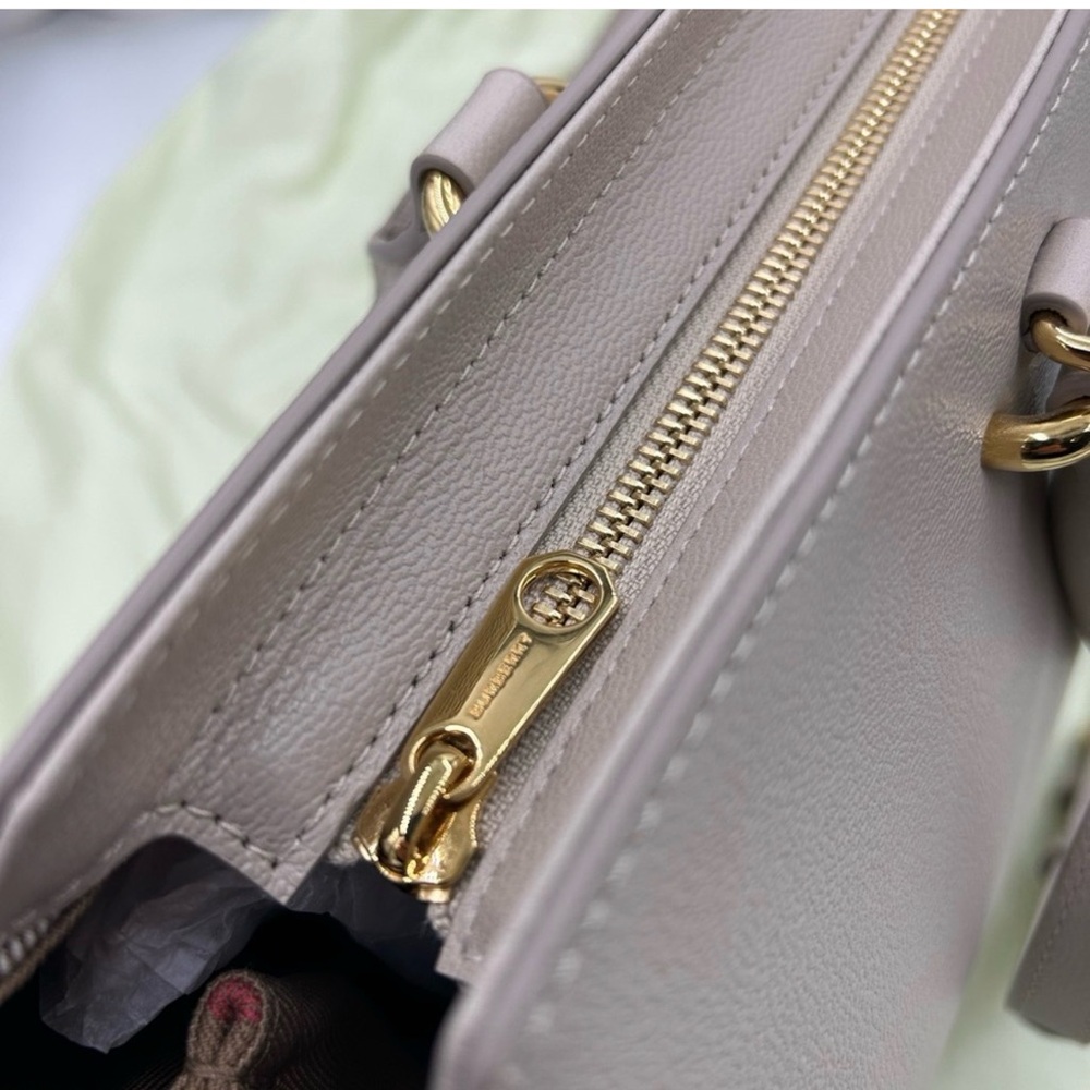 Women's Burberry large banwell canvas and leather satchel/shoulder bag NWT - Picture 11 of 16
